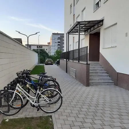 Vrbas Sa Podzemnom Garazom 아파트 바냐루카