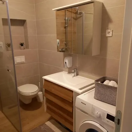 Vrbas Sa Podzemnom Garazom Μπάνια Λούκα